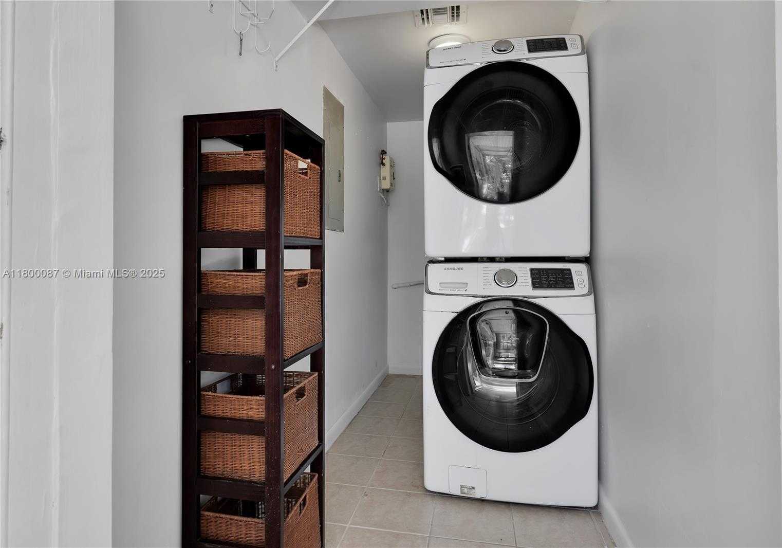Small Image of 6611 SOUTH WEST 63RD AVE, South Miami Number 17