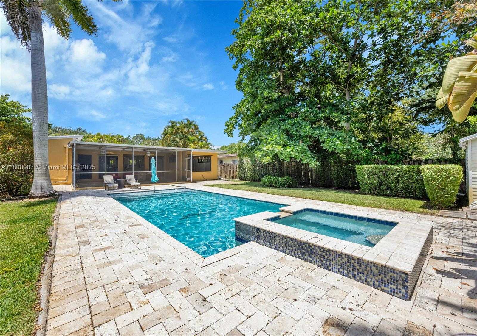 Small Image of 6611 SOUTH WEST 63RD AVE, South Miami Number 3
