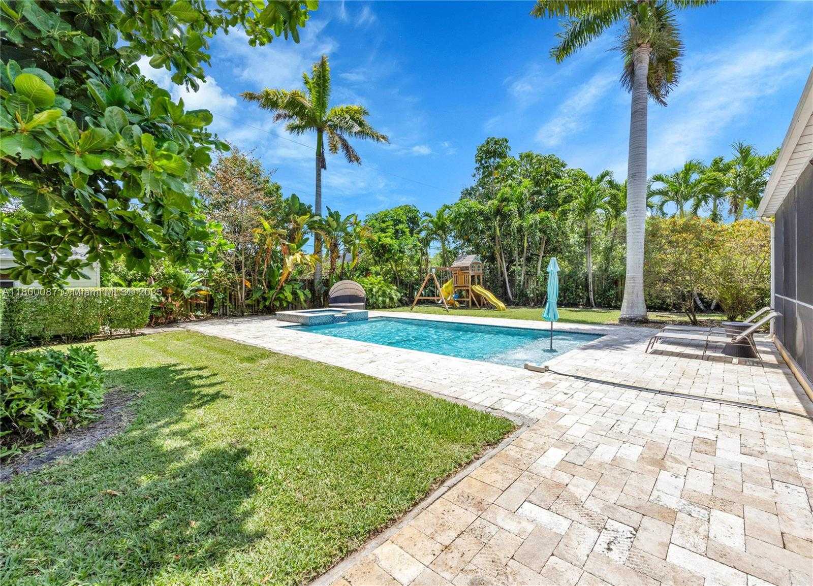 Small Image of 6611 SOUTH WEST 63RD AVE, South Miami Number 5