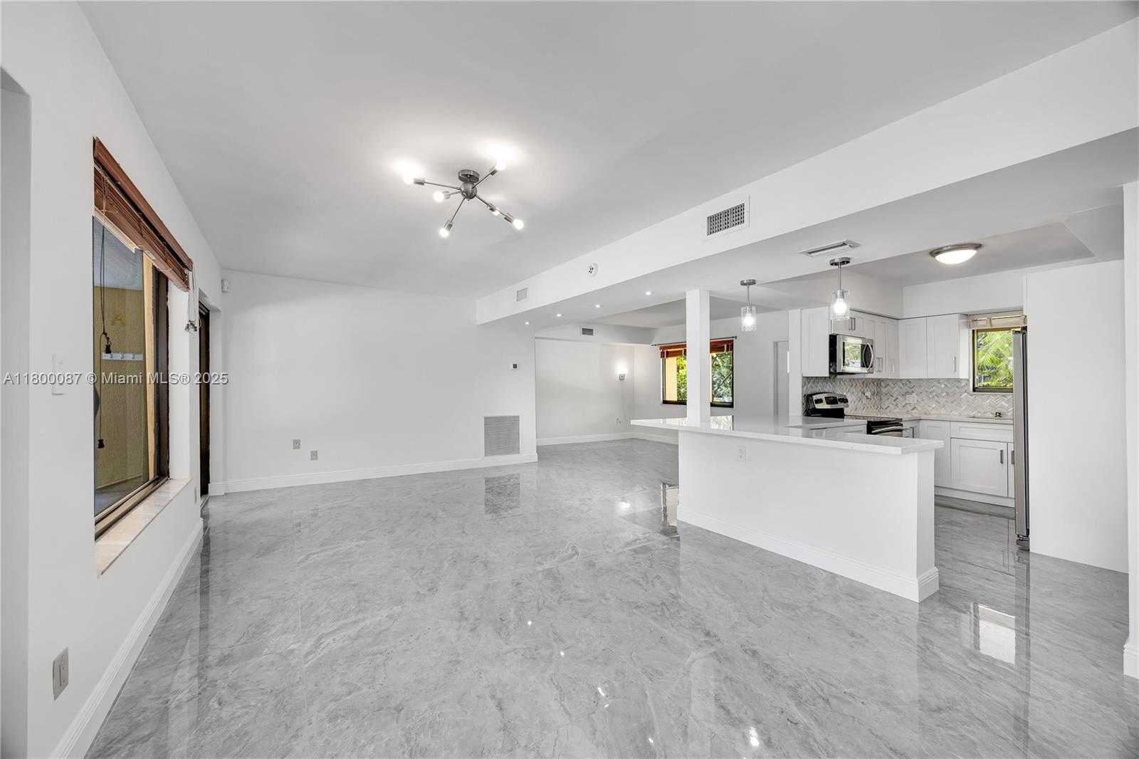 Small Image of 6611 SOUTH WEST 63RD AVE, South Miami Number 7