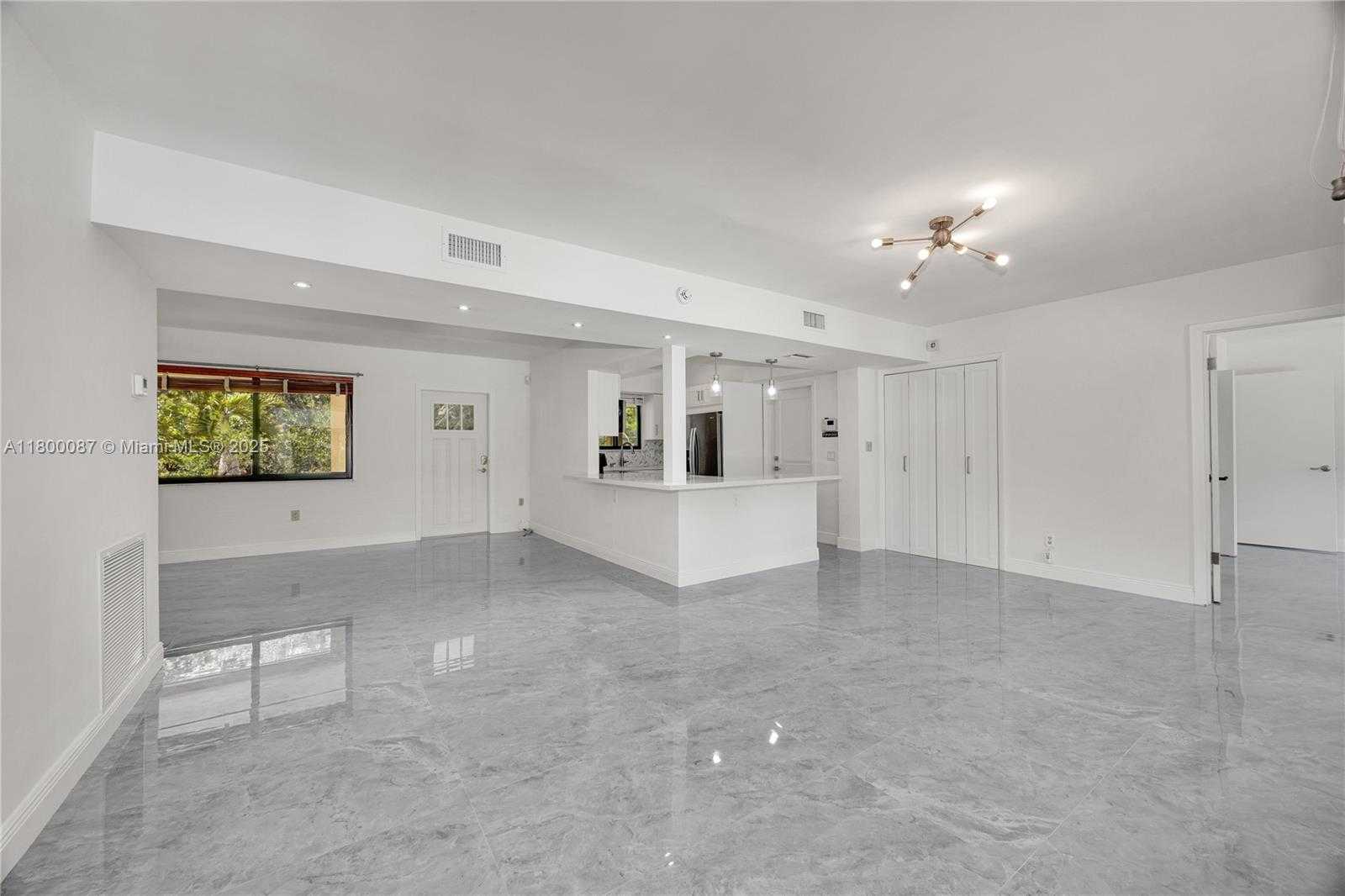 Small Image of 6611 SOUTH WEST 63RD AVE, South Miami Number 8