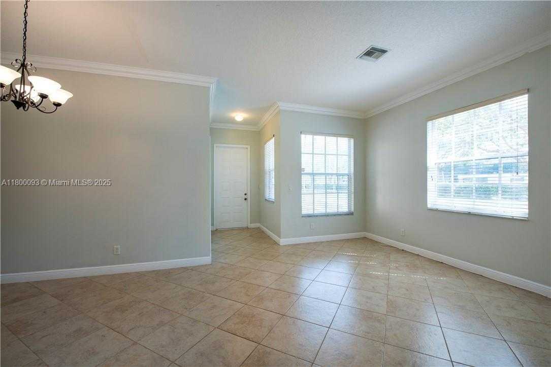 Small Image of 3371 LAKESIDE DR #27, Davie Number 10
