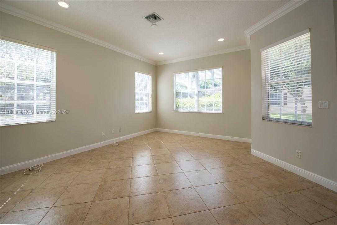 Small Image of 3371 LAKESIDE DR #27, Davie Number 11
