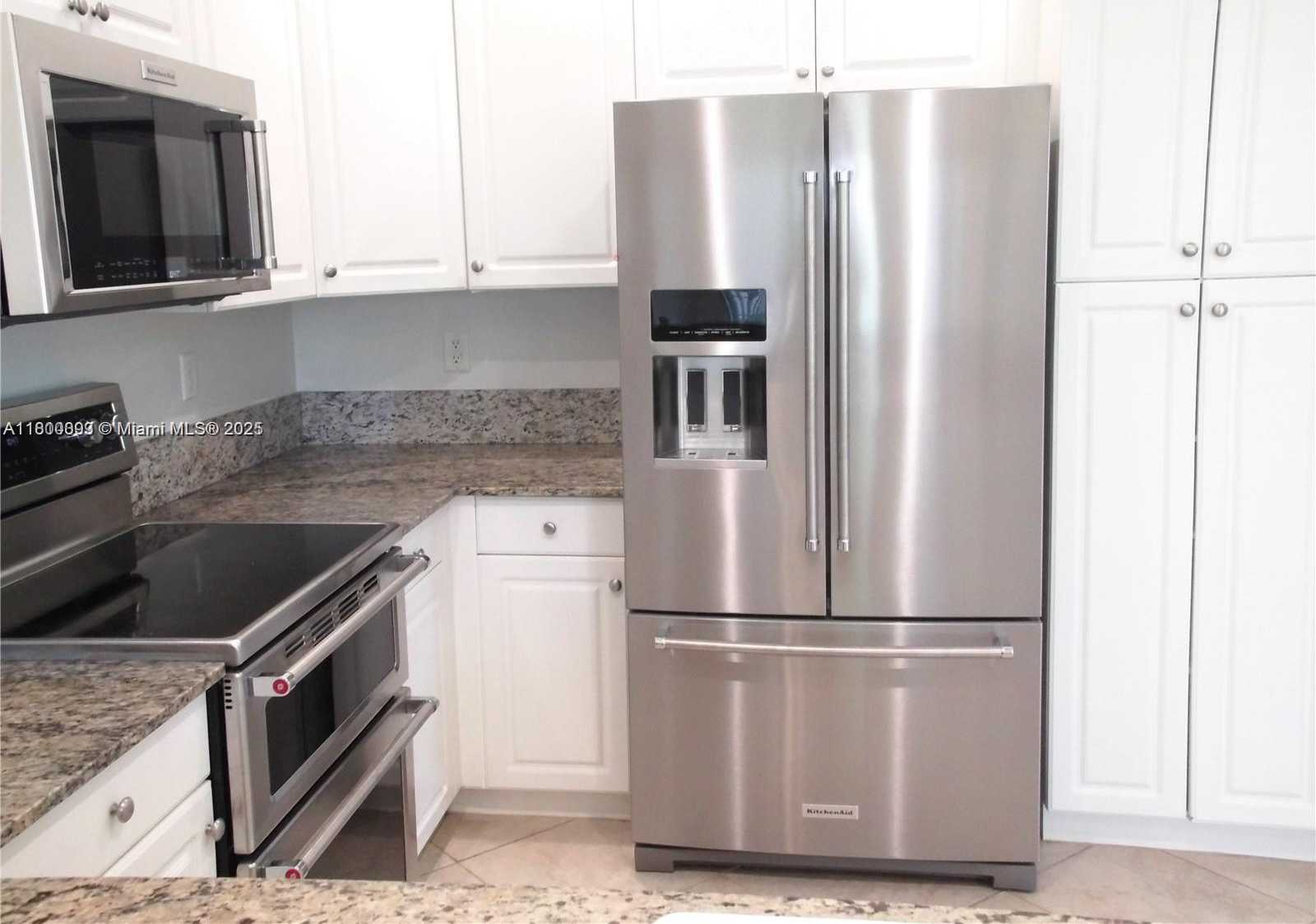 Small Image of 3371 LAKESIDE DR #27, Davie Number 14