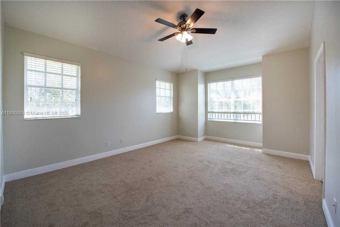 Small Image of 3371 LAKESIDE DR #27, Davie Number 17
