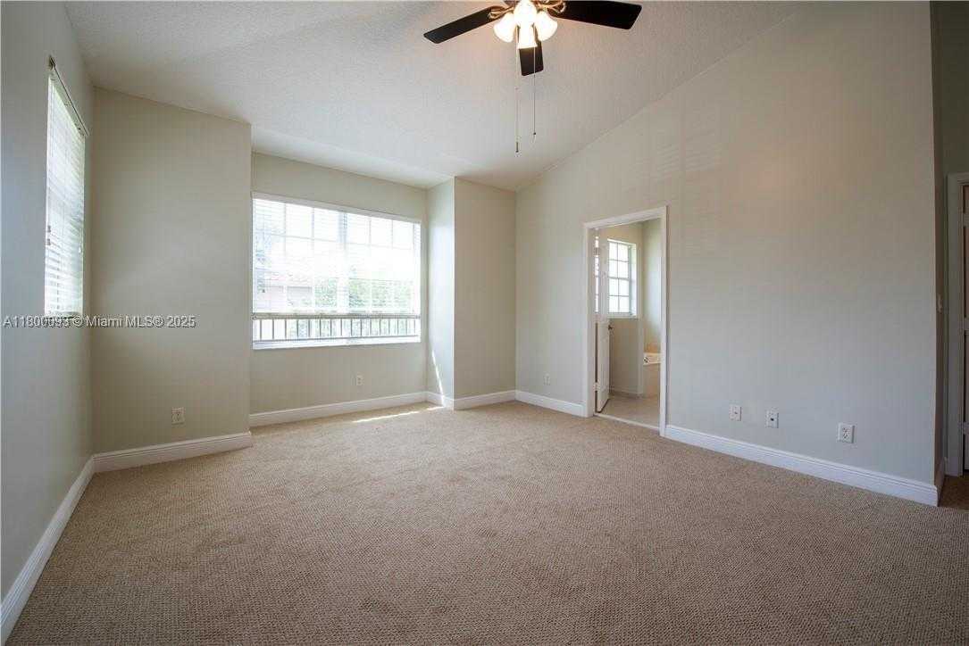 Small Image of 3371 LAKESIDE DR #27, Davie Number 18