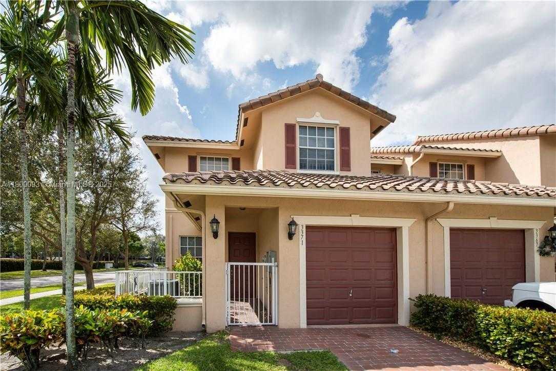 Small Image of 3371 LAKESIDE DR #27, Davie Number 2