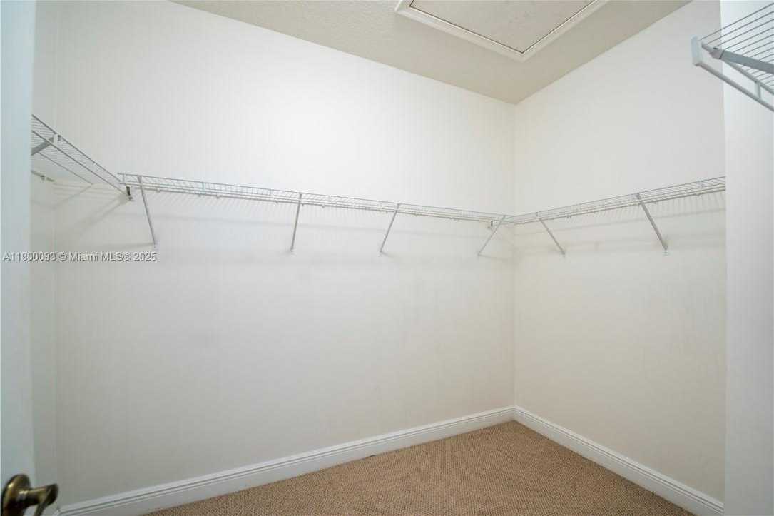 Small Image of 3371 LAKESIDE DR #27, Davie Number 21