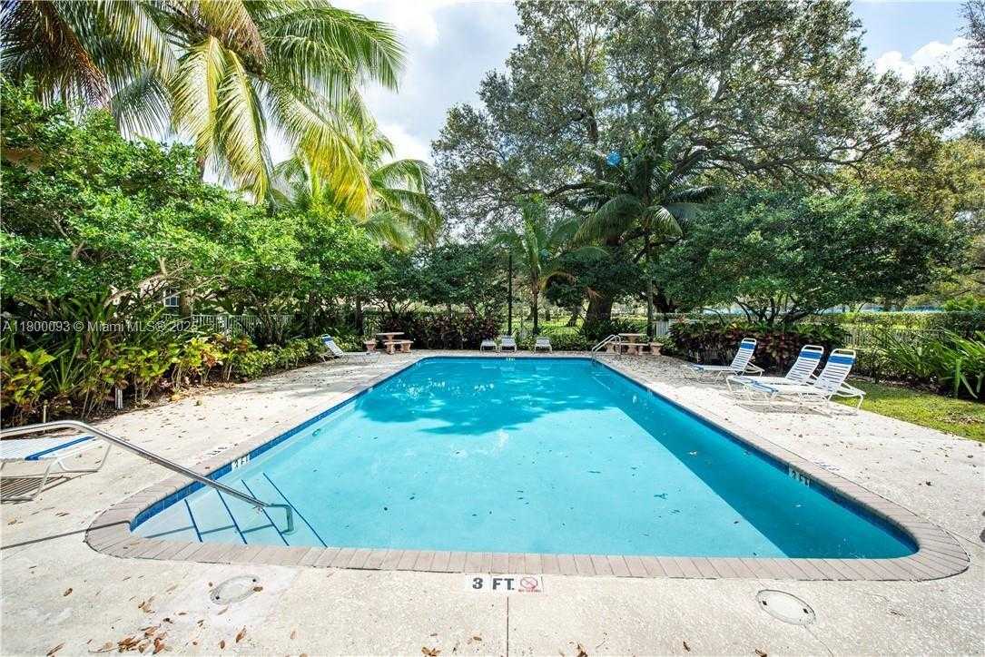 Small Image of 3371 LAKESIDE DR #27, Davie Number 6