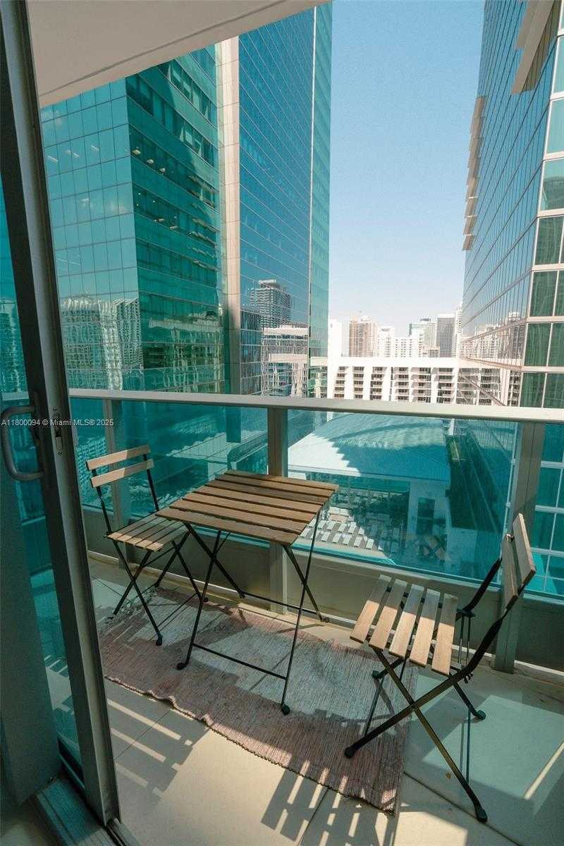 Small Image of 200 BISCAYNE BLVD WAY #3201, Miami Number 18