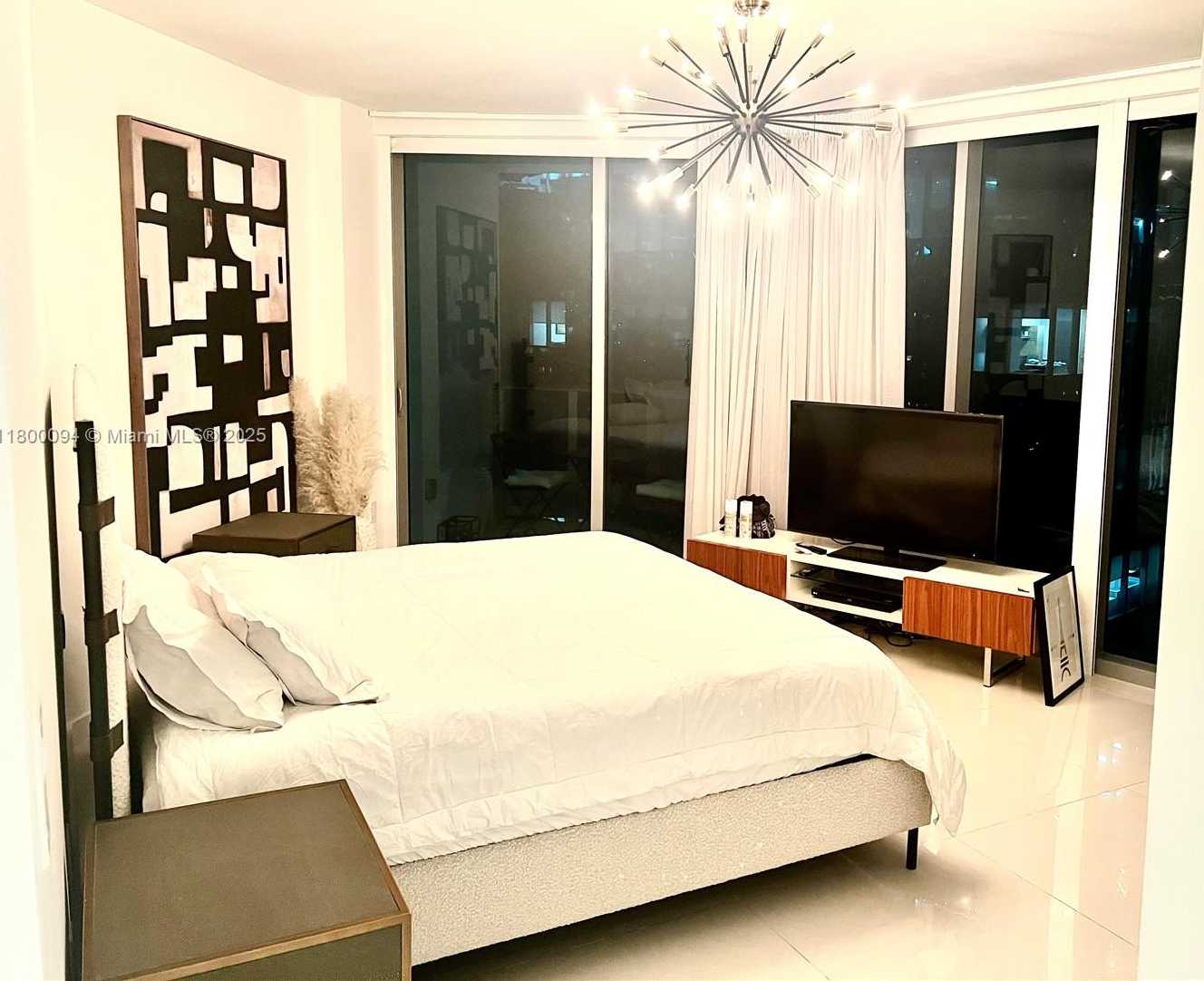 Small Image of 200 BISCAYNE BLVD WAY #3201, Miami Number 23