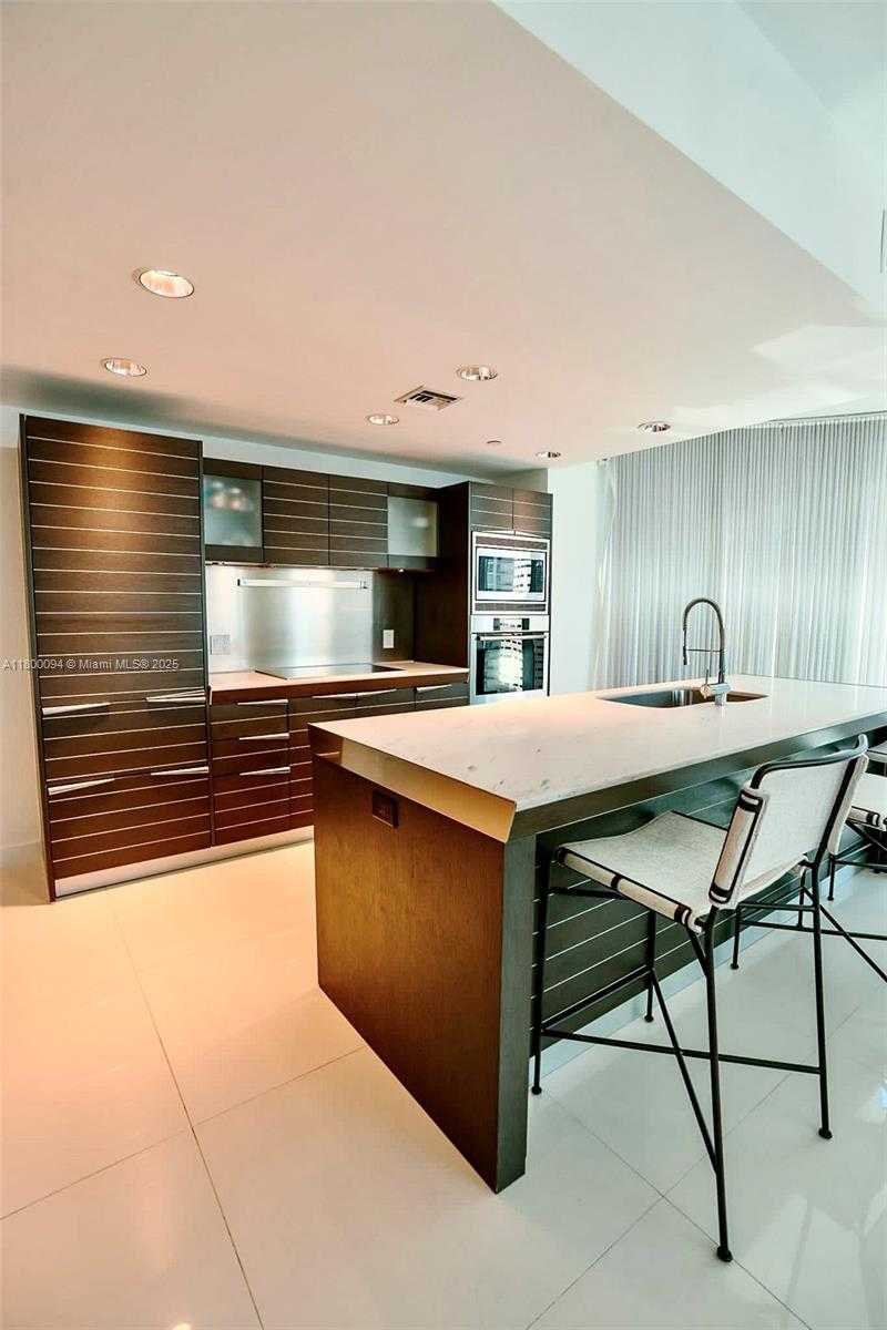 Small Image of 200 BISCAYNE BLVD WAY #3201, Miami Number 26