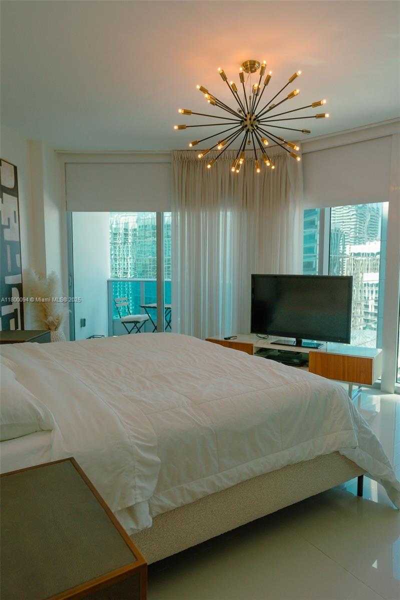 Small Image of 200 BISCAYNE BLVD WAY #3201, Miami Number 28