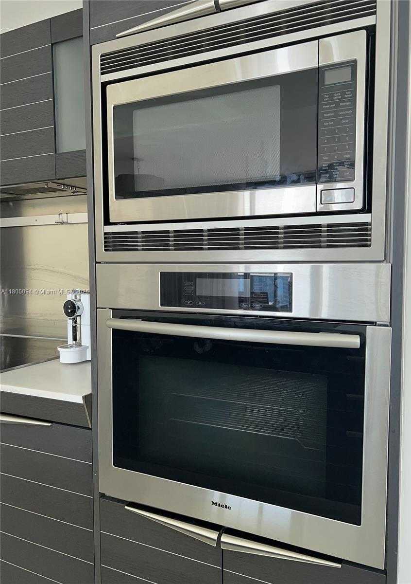 Small Image of 200 BISCAYNE BLVD WAY #3201, Miami Number 9