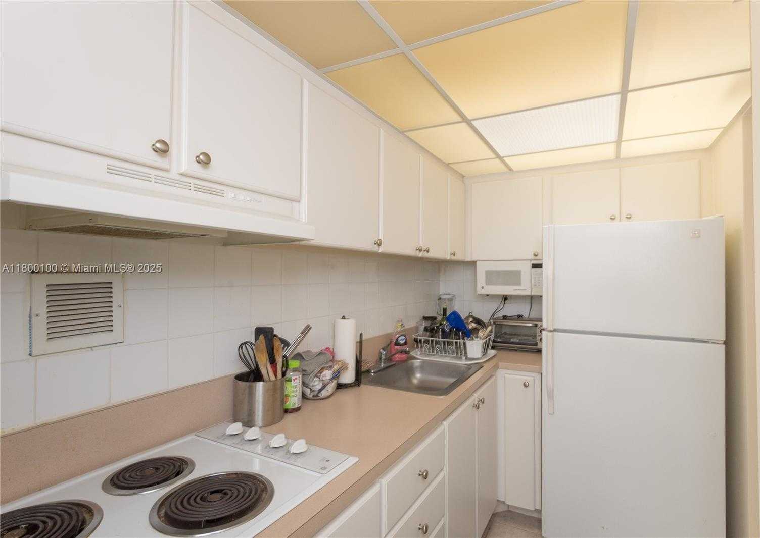 Small Image of 1200 WEST AVE #1502, Miami Beach Number 6