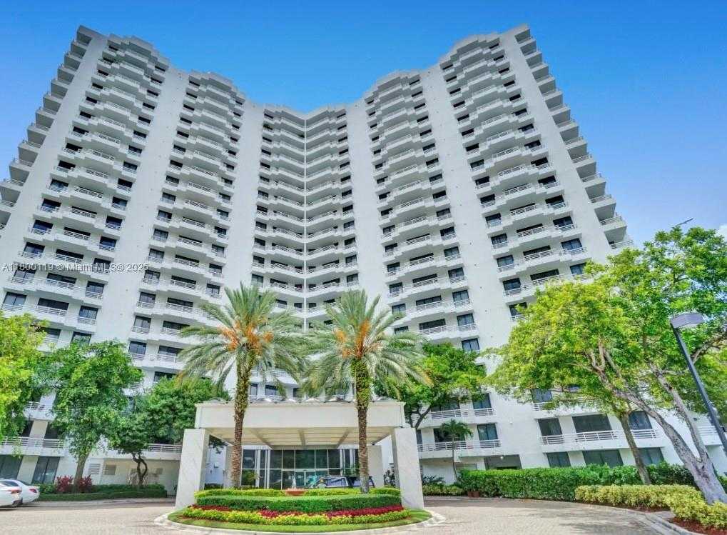 Small Image of 3300 NORTH EAST 191ST ST #606, Aventura Number 2