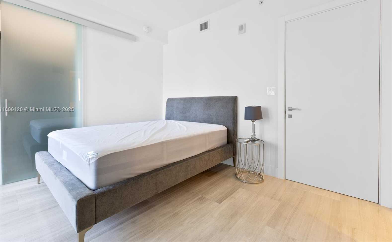 Small Image of 1451 BRICKELL AVE #1906, Miami Number 13