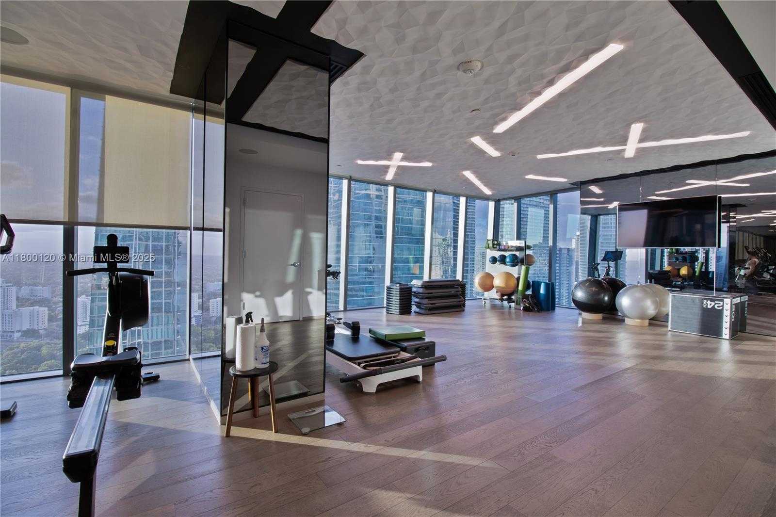 Small Image of 1451 BRICKELL AVE #1906, Miami Number 26