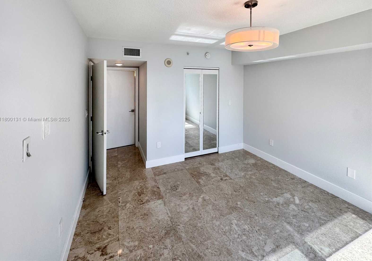 Small Image of 31 SOUTH EAST 5TH ST #3204, Miami Number 16