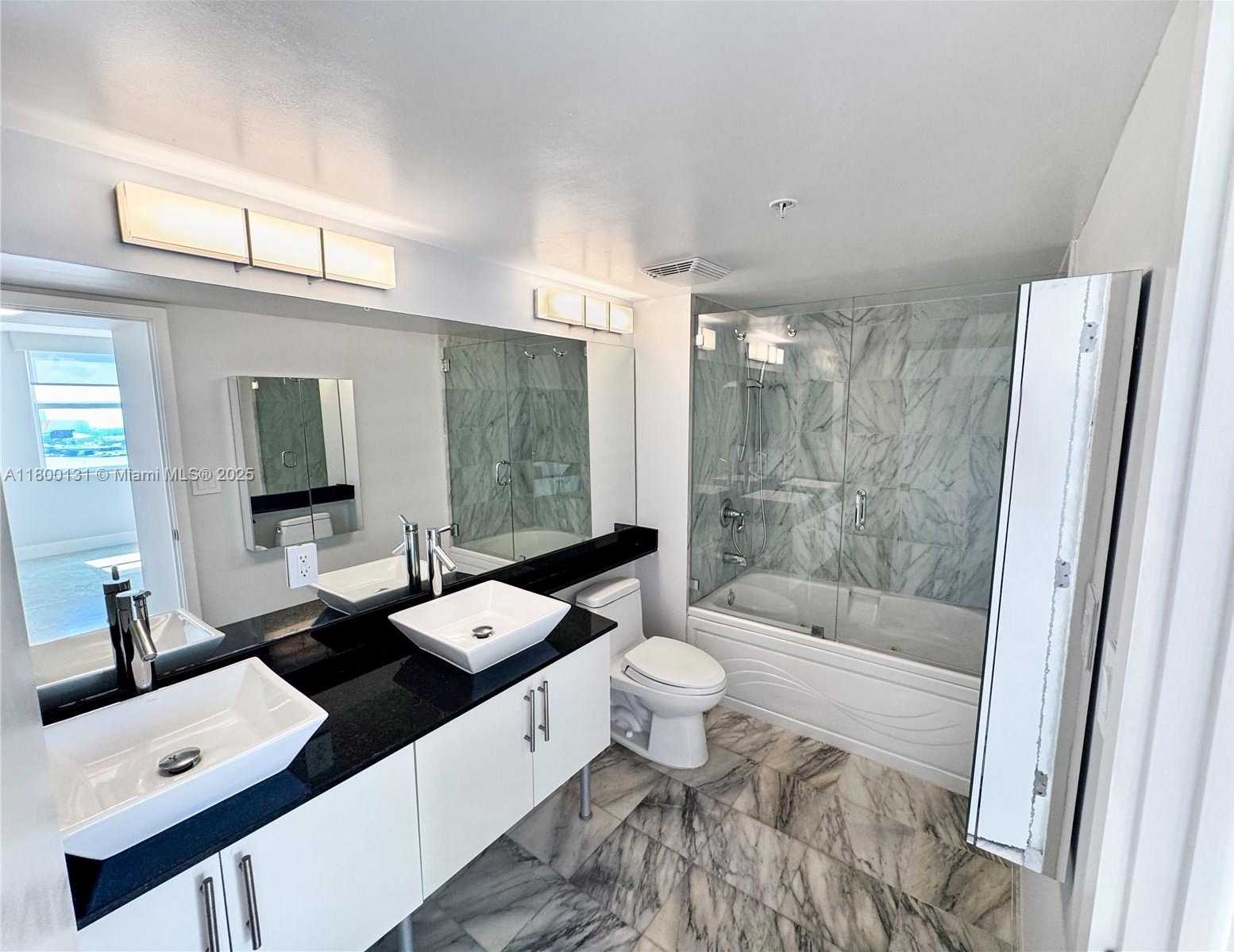 Small Image of 31 SOUTH EAST 5TH ST #3204, Miami Number 18