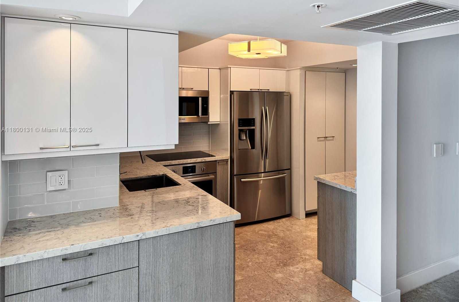 Small Image of 31 SOUTH EAST 5TH ST #3204, Miami Number 4
