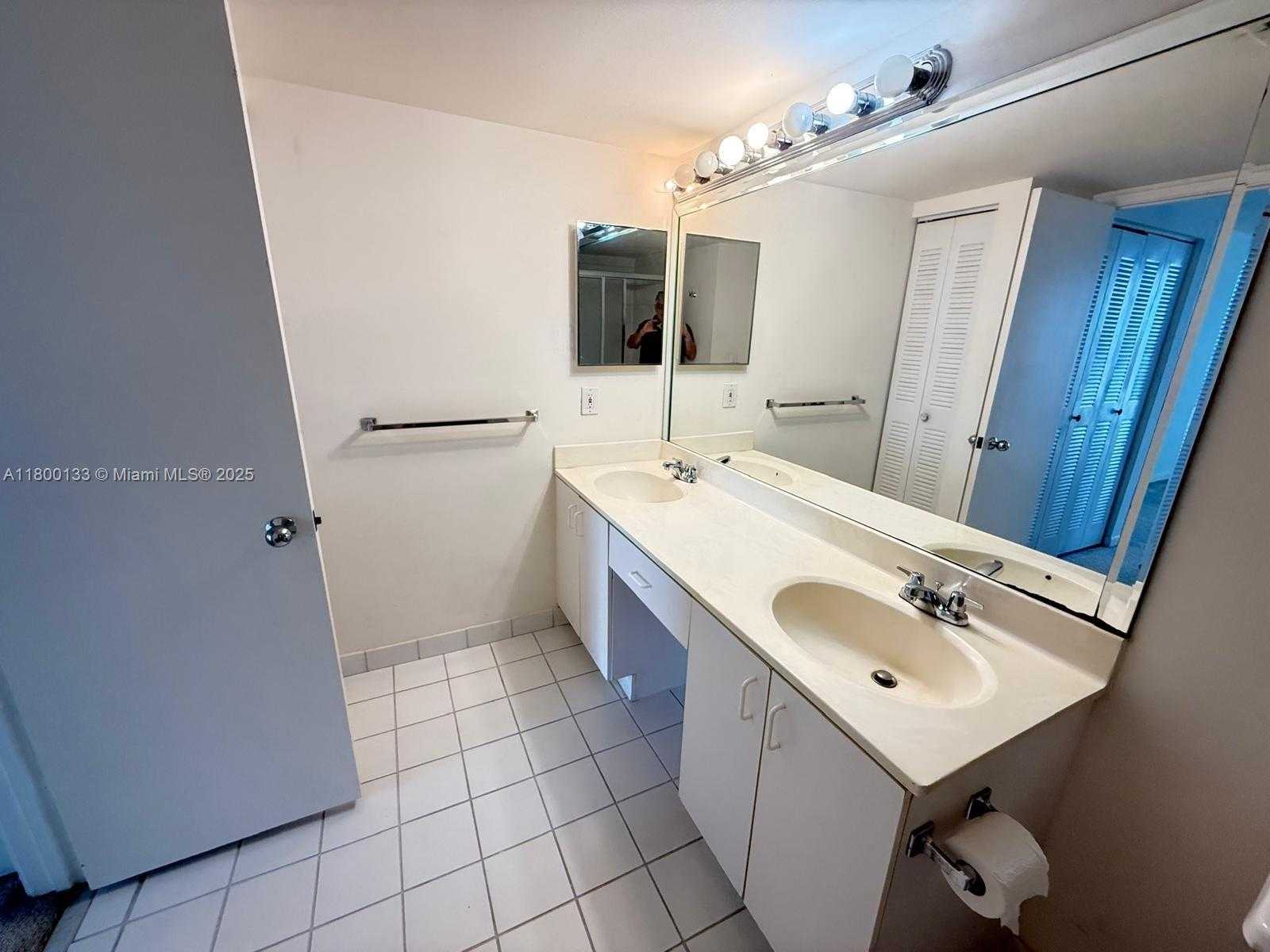 Small Image of 3300 NORTH EAST 191ST ST #1801, Aventura Number 6