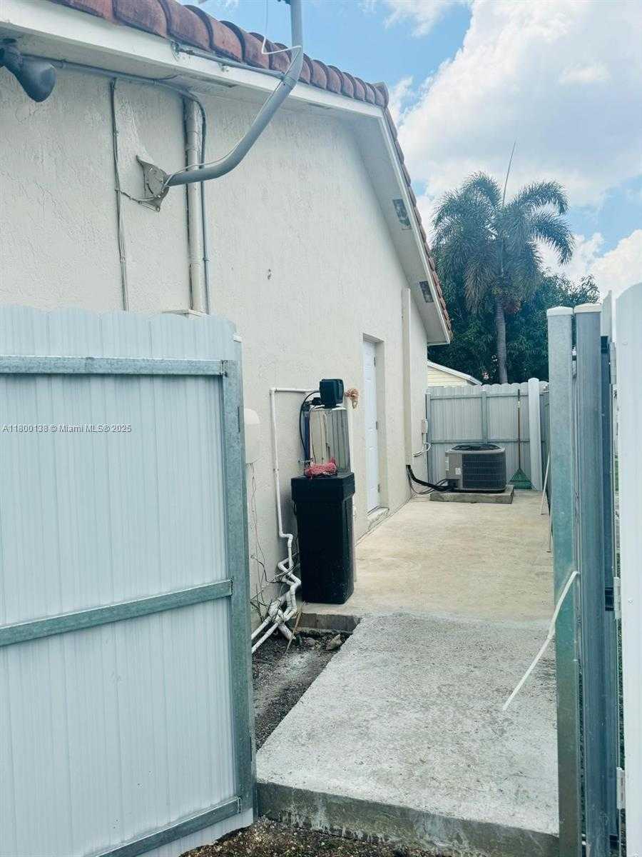Small Image of 12601 SOUTH WEST 223RD ST #-, Miami Number 12