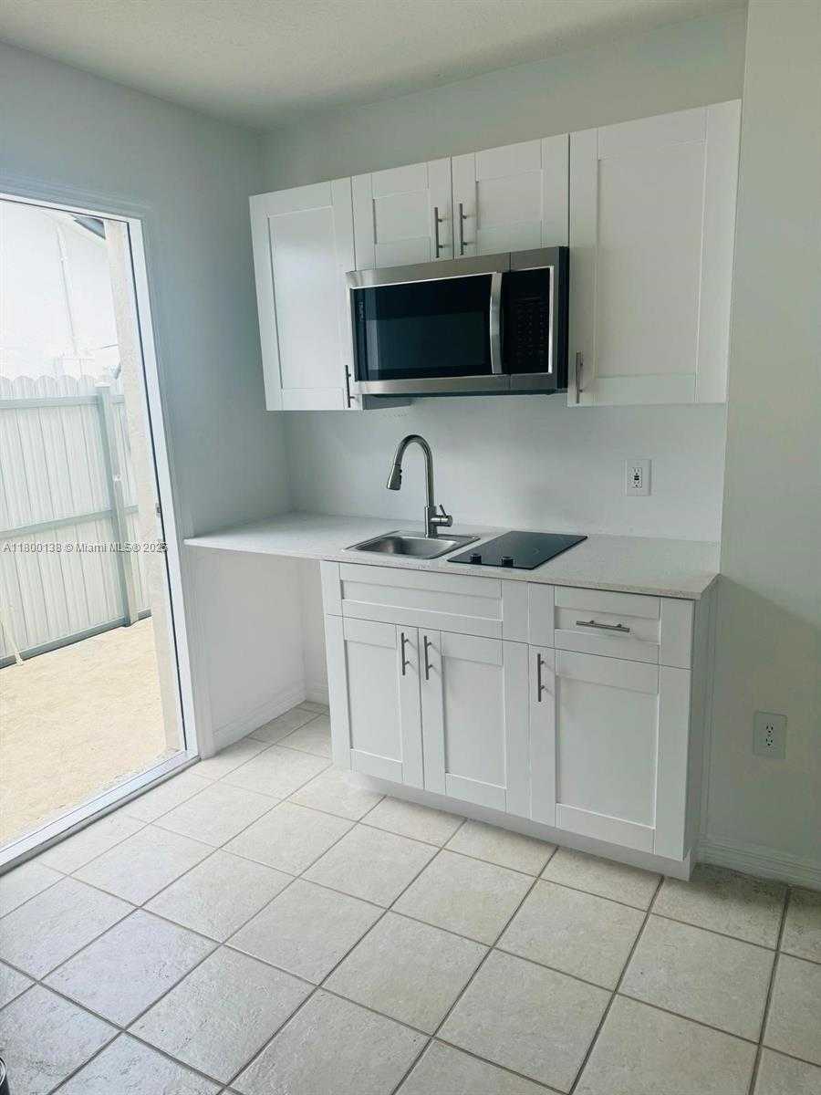 Small Image of 12601 SOUTH WEST 223RD ST #-, Miami Number 5