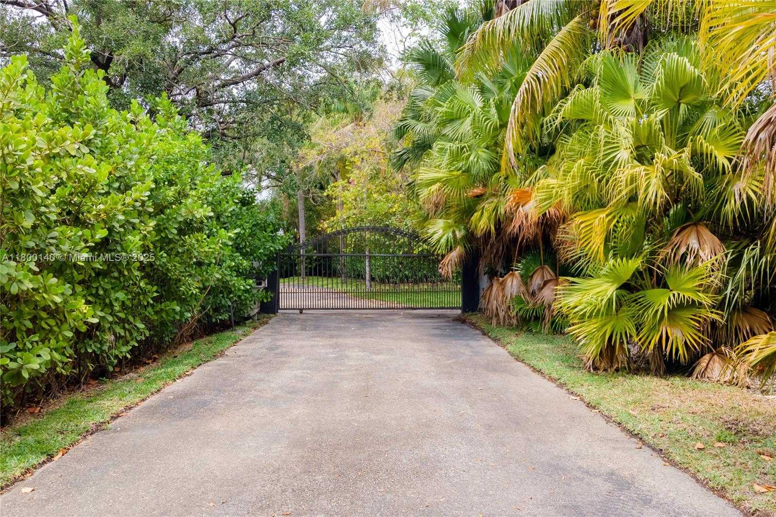 Small Image of 7300 SOUTH WEST 77TH AVE, Miami Number 2
