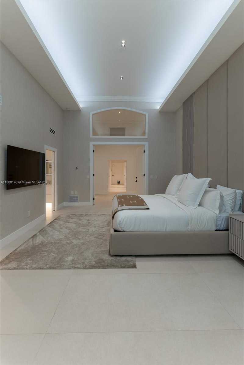 Small Image of 7300 SOUTH WEST 77TH AVE, Miami Number 20