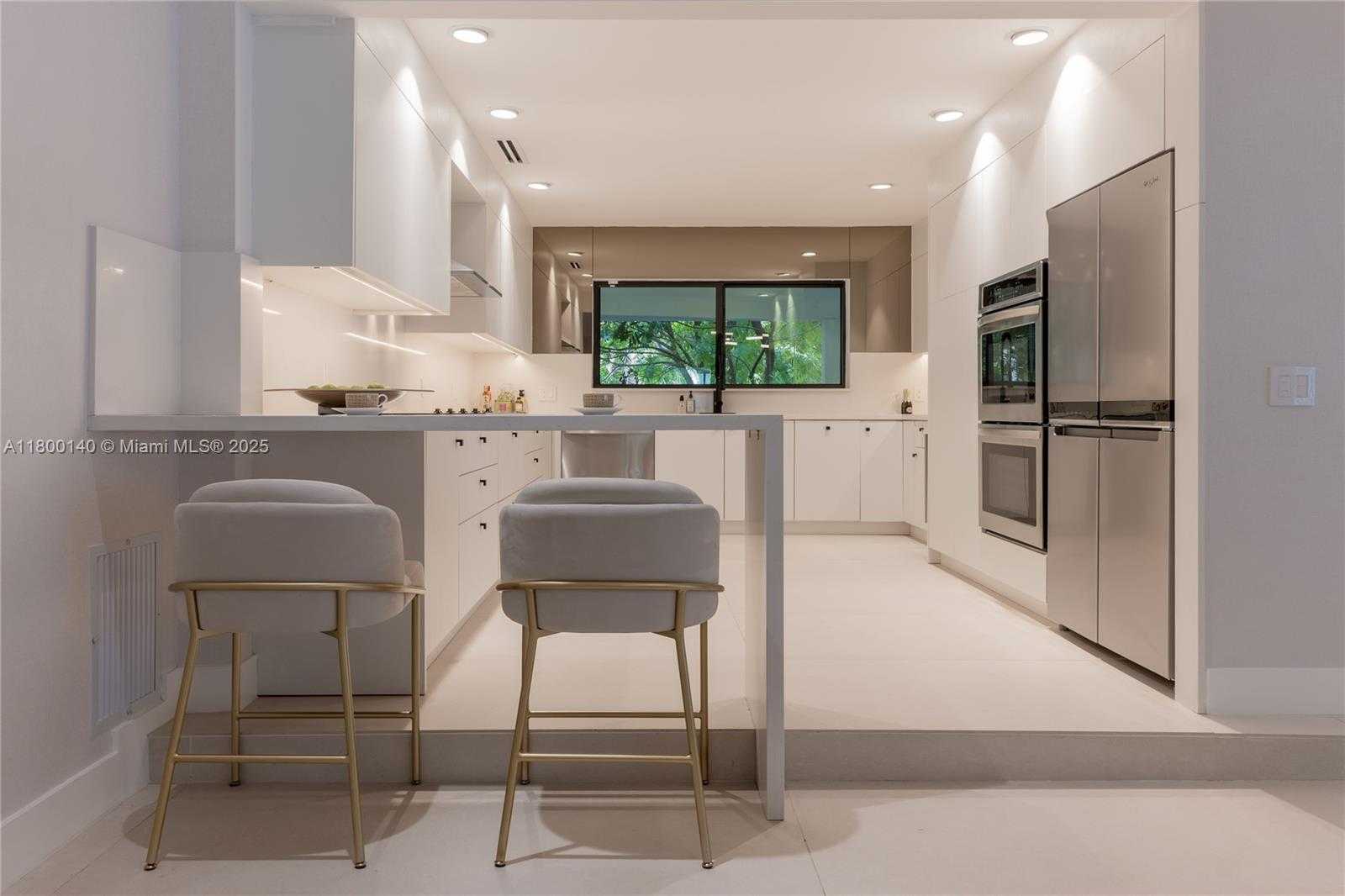 Small Image of 7300 SOUTH WEST 77TH AVE, Miami Number 4
