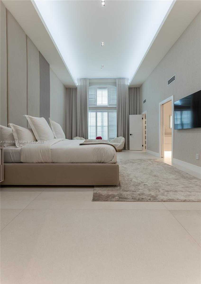 Small Image of 7300 SOUTH WEST 77TH AVE, Miami Number 40