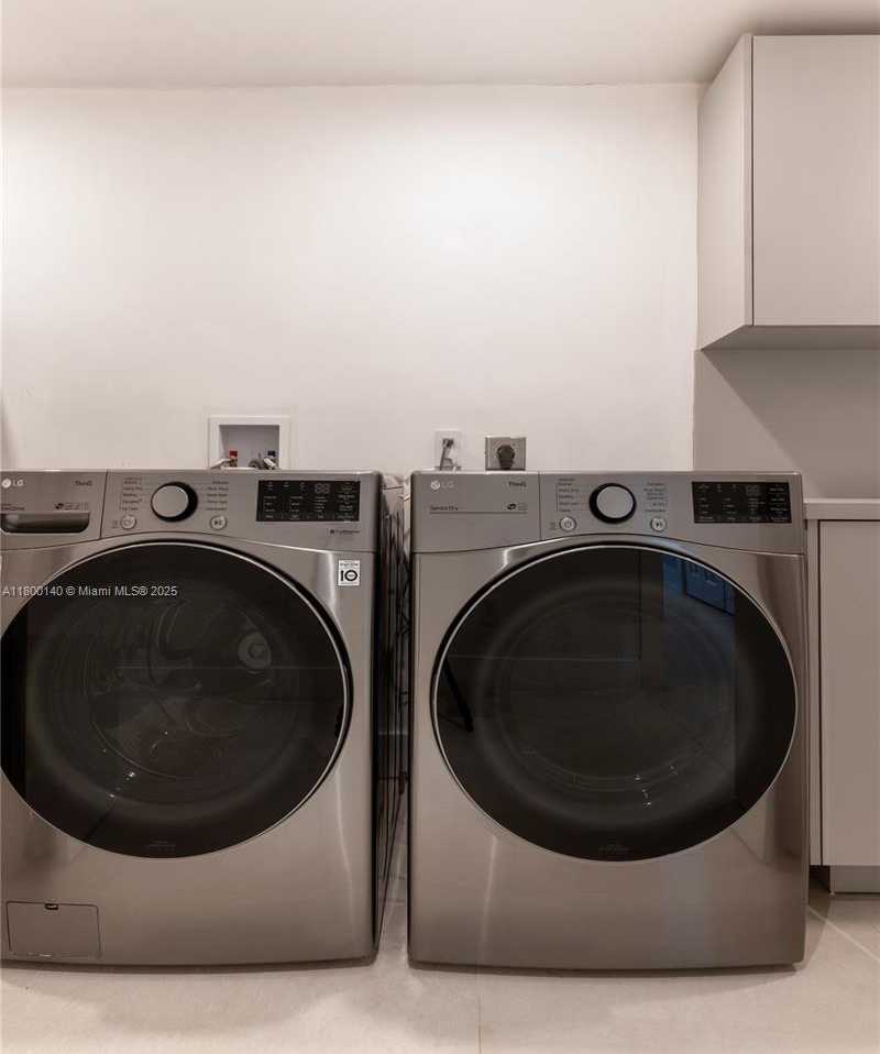 Small Image of 7300 SOUTH WEST 77TH AVE, Miami Number 54