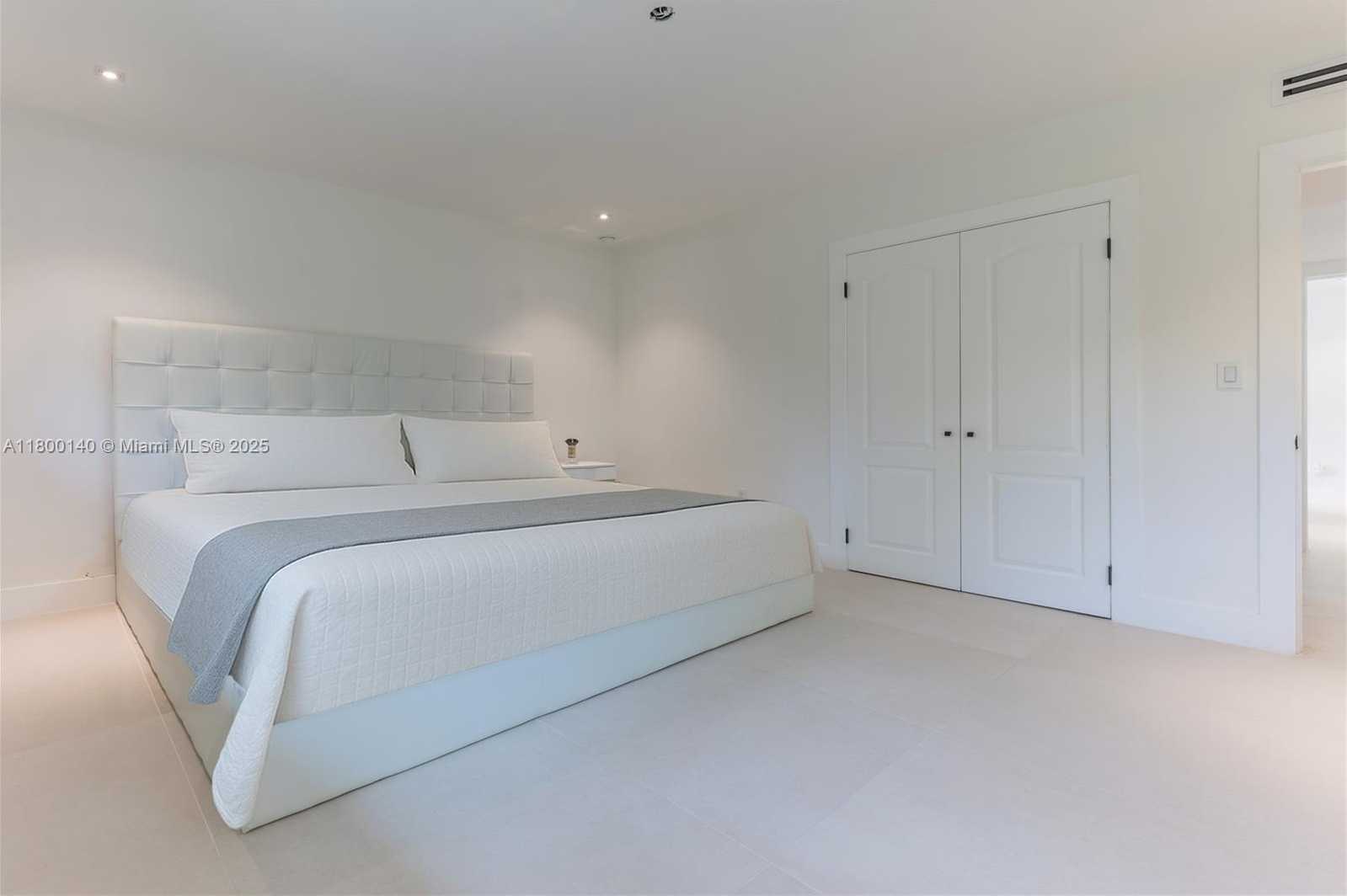 Small Image of 7300 SOUTH WEST 77TH AVE, Miami Number 59