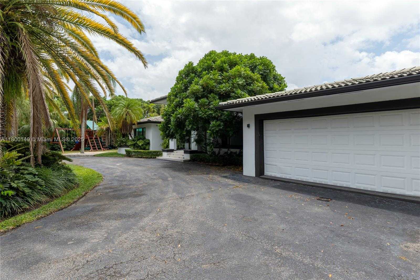Small Image of 7300 SOUTH WEST 77TH AVE, Miami Number 67