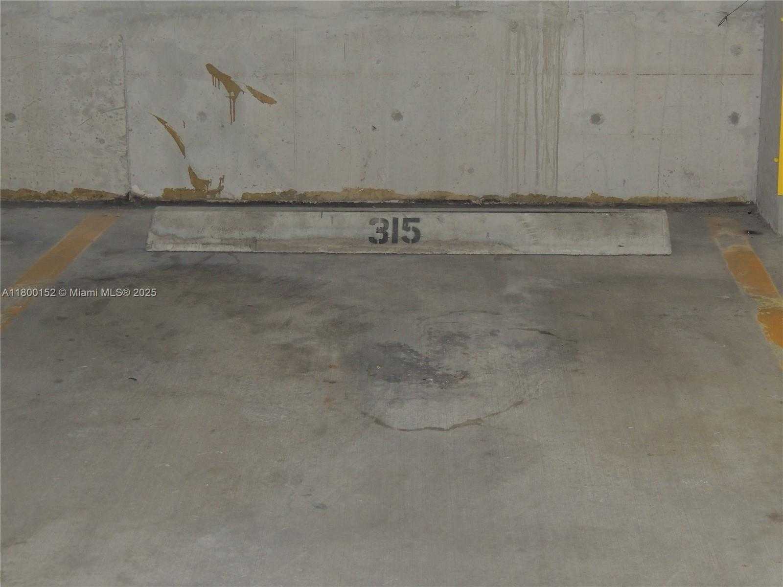 Small Image of 480 NORTH EAST 30TH ST #1105, Miami Number 4