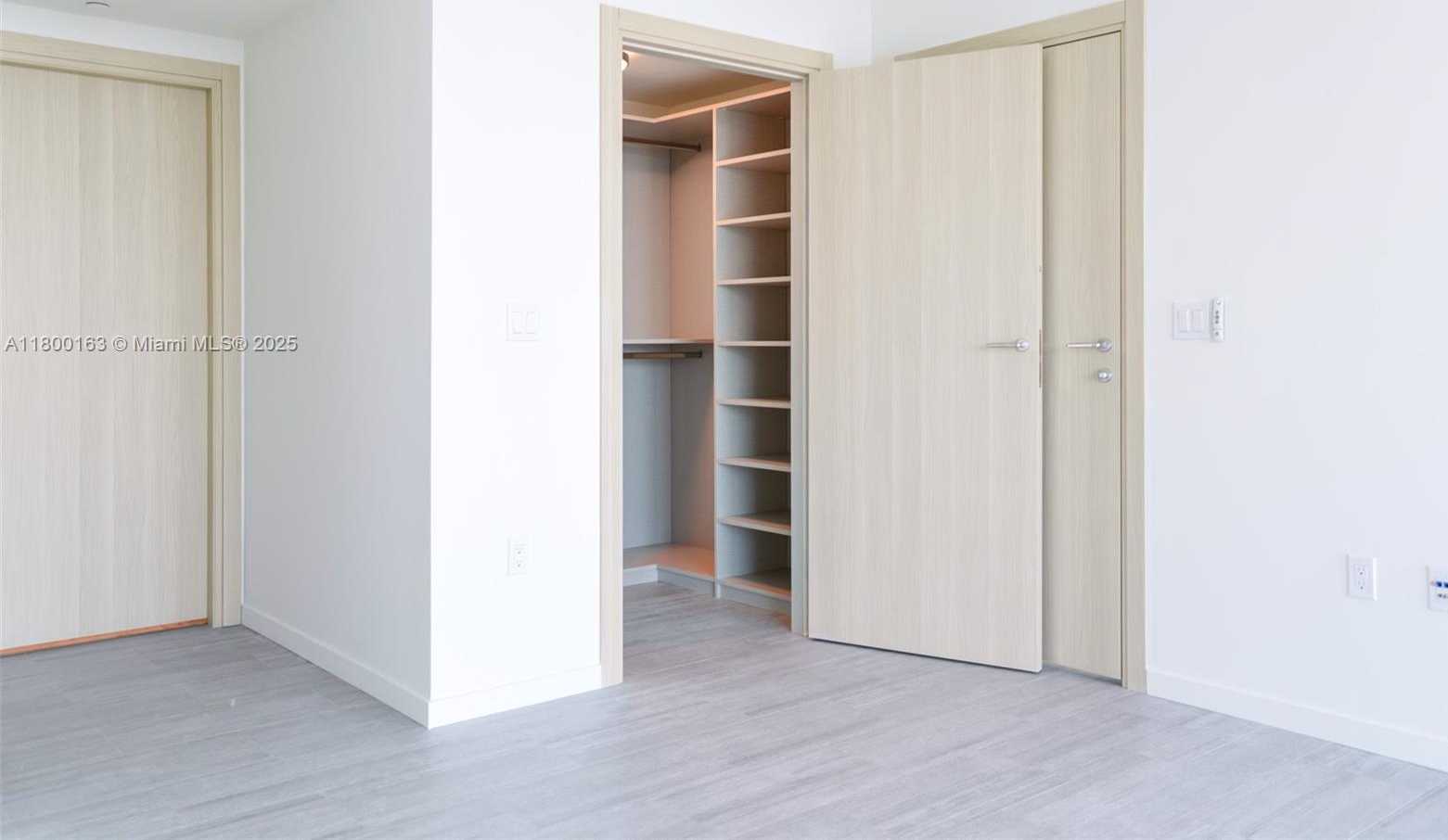 Small Image of 1000 BRICKELL PLAZA #2910, Miami Number 11