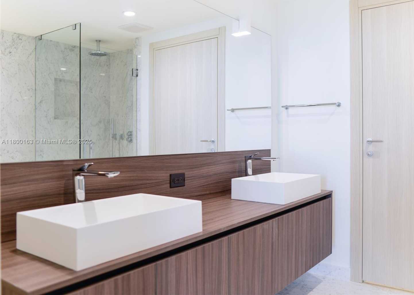 Small Image of 1000 BRICKELL PLAZA #2910, Miami Number 15