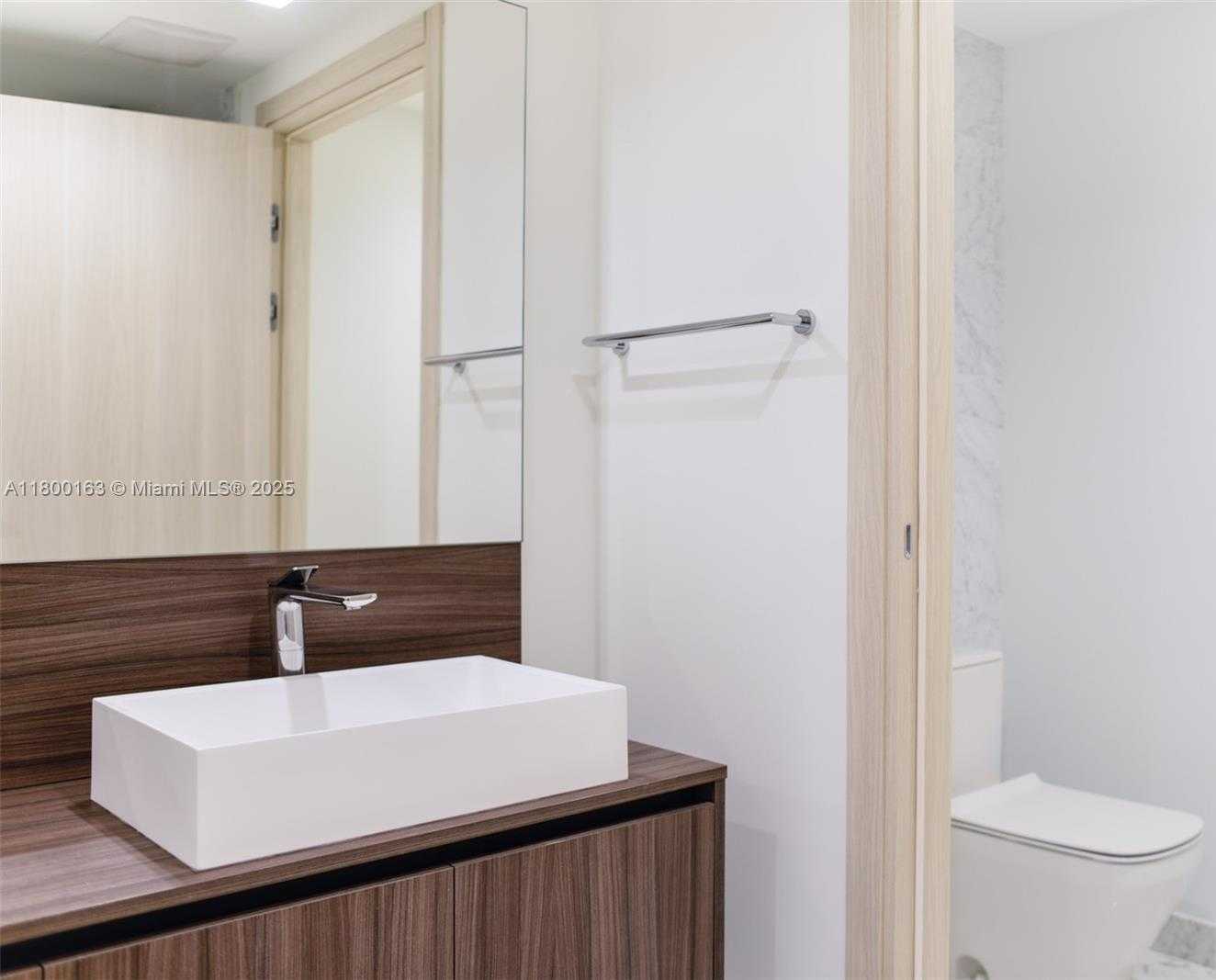 Small Image of 1000 BRICKELL PLAZA #2910, Miami Number 16