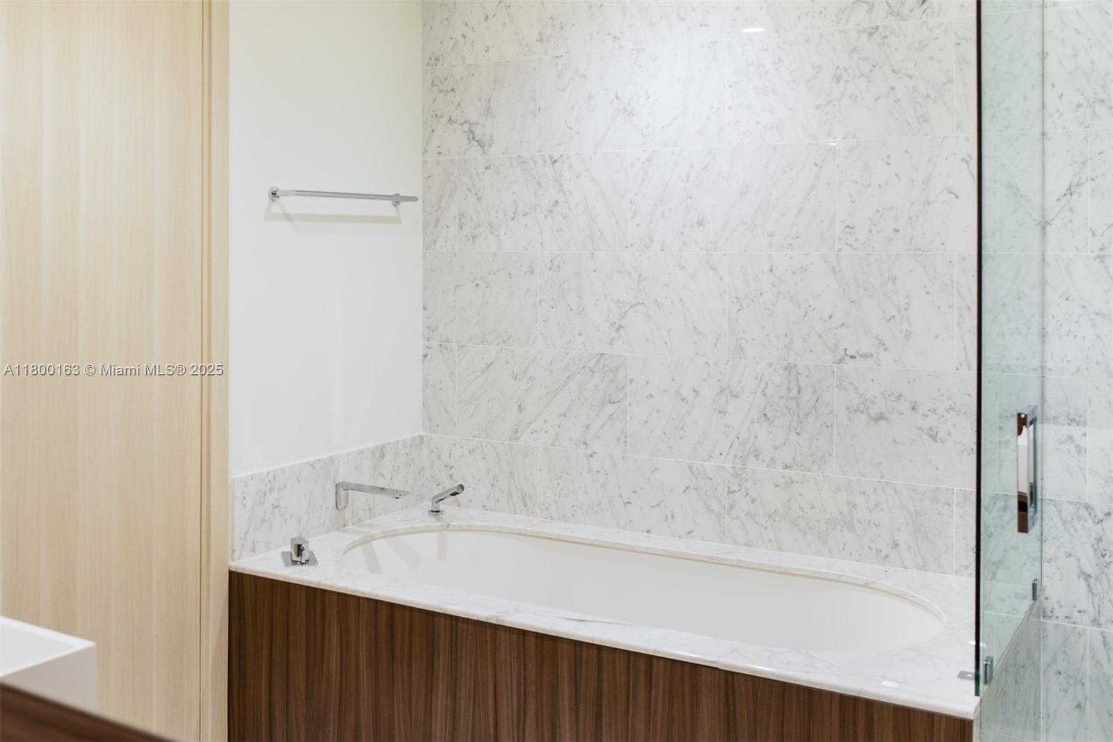 Small Image of 1000 BRICKELL PLAZA #2910, Miami Number 18