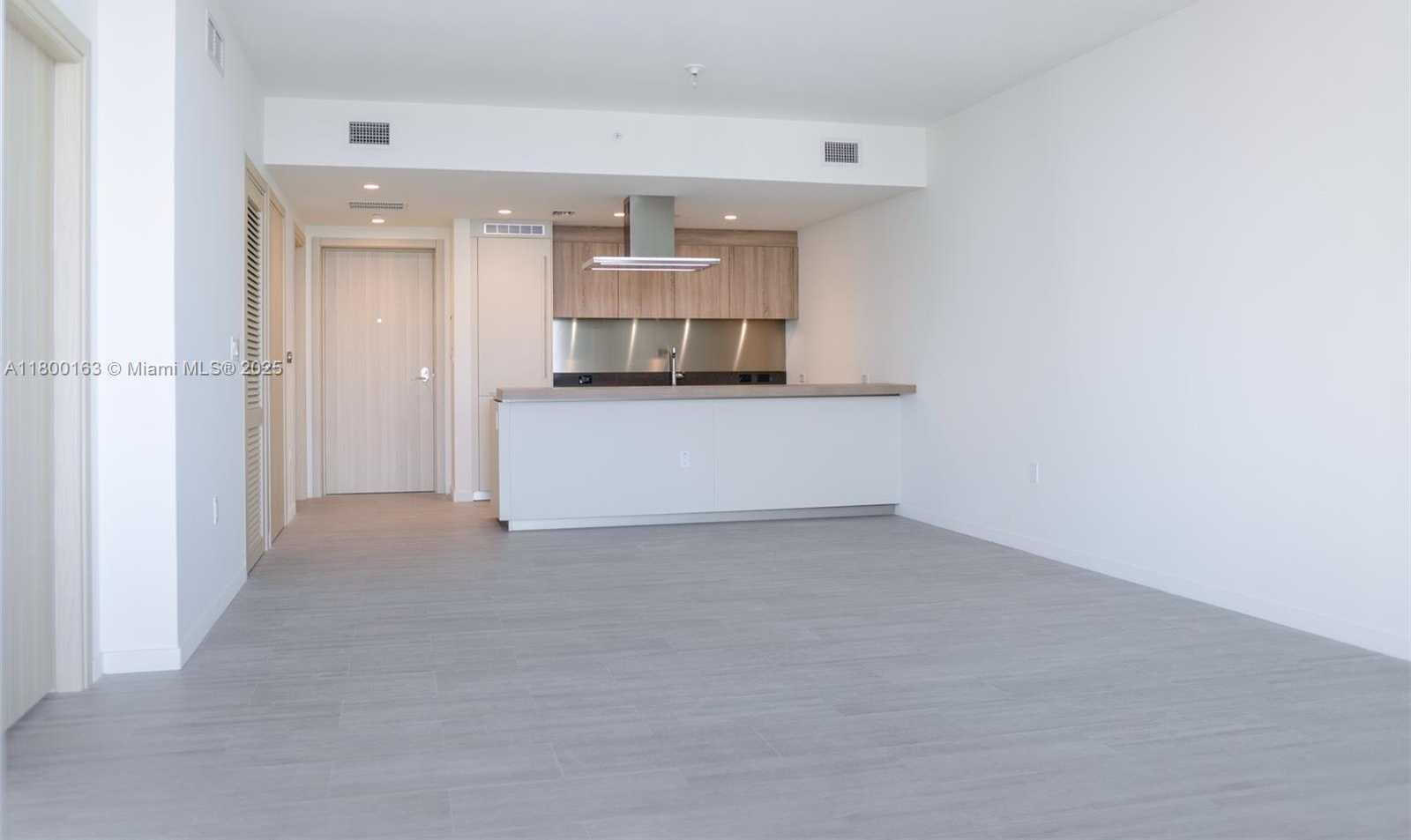 Small Image of 1000 BRICKELL PLAZA #2910, Miami Number 5