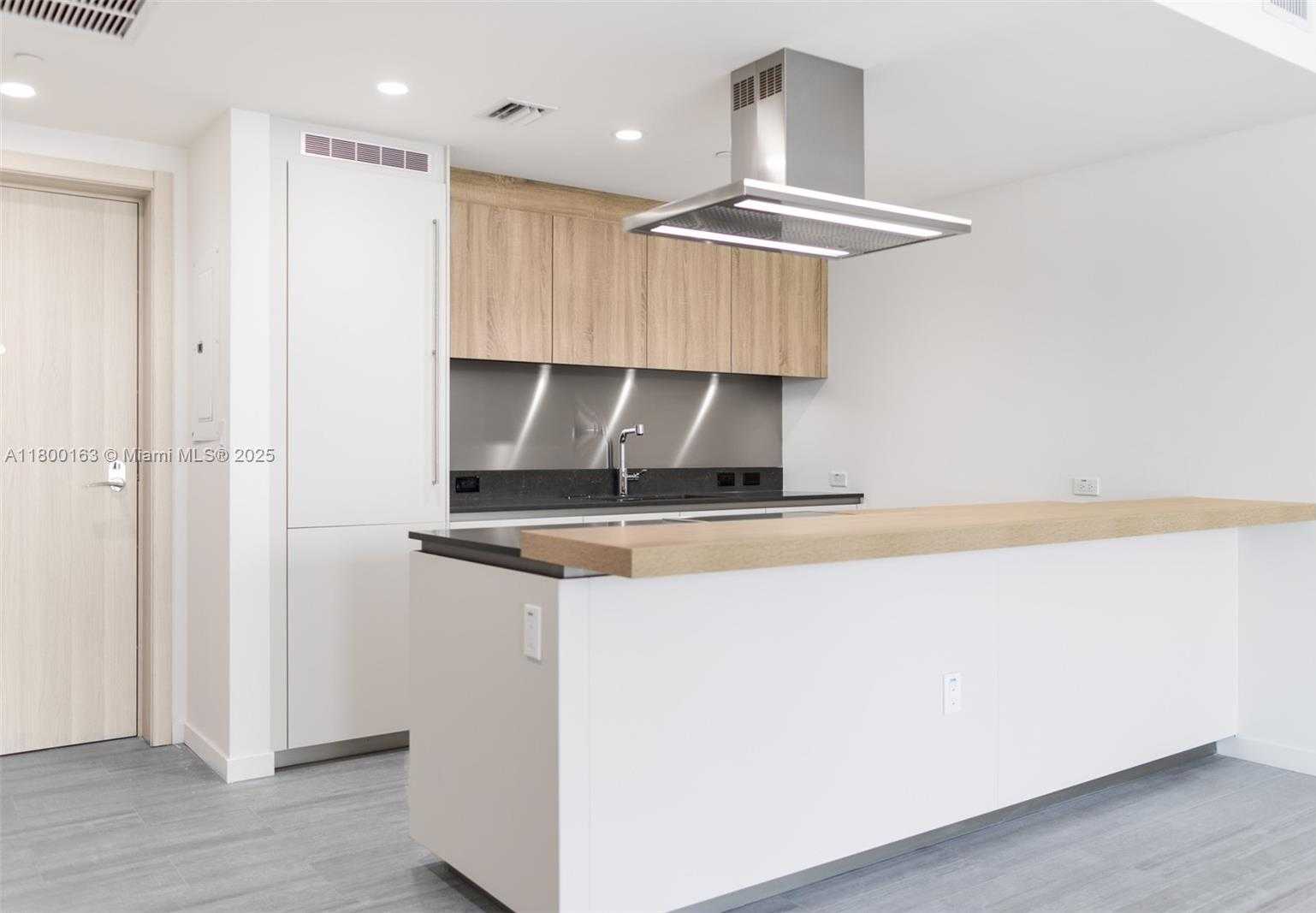 Small Image of 1000 BRICKELL PLAZA #2910, Miami Number 6