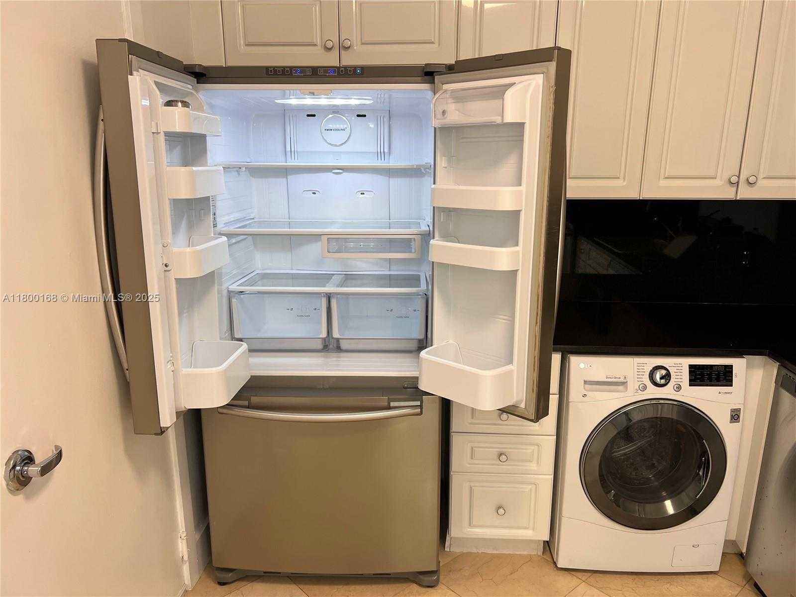 Small Image of 6770 INDIAN CREEK DR #10D, Miami Beach Number 18
