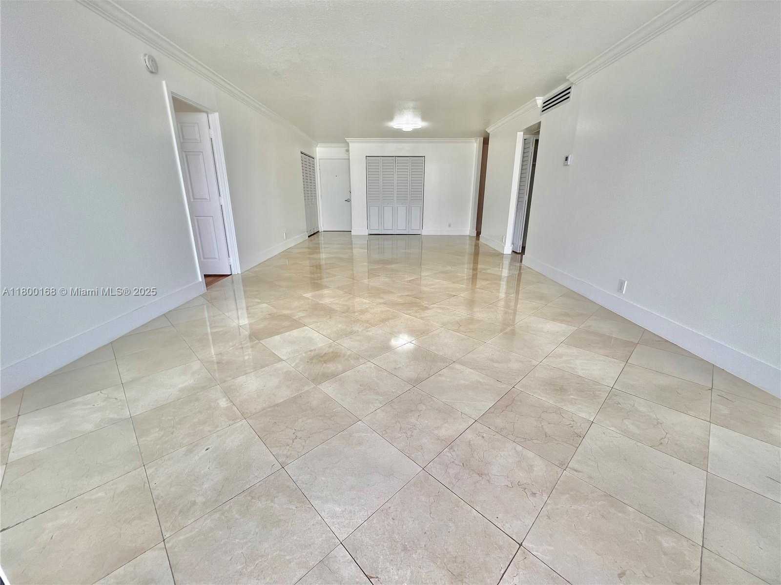 Small Image of 6770 INDIAN CREEK DR #10D, Miami Beach Number 4