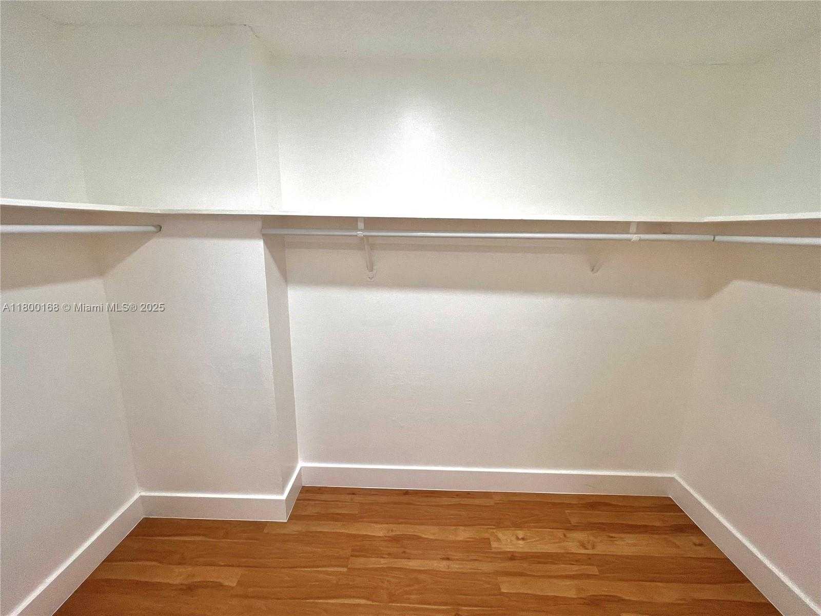 Small Image of 6770 INDIAN CREEK DR #10D, Miami Beach Number 8