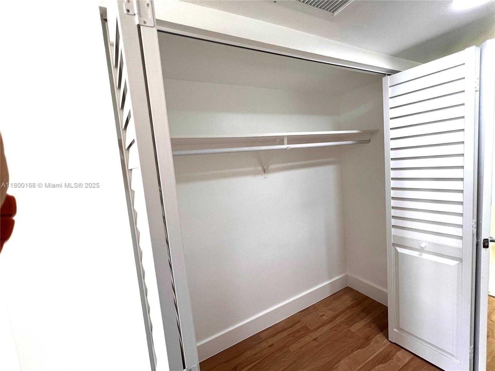 Small Image of 6770 INDIAN CREEK DR #10D, Miami Beach Number 9