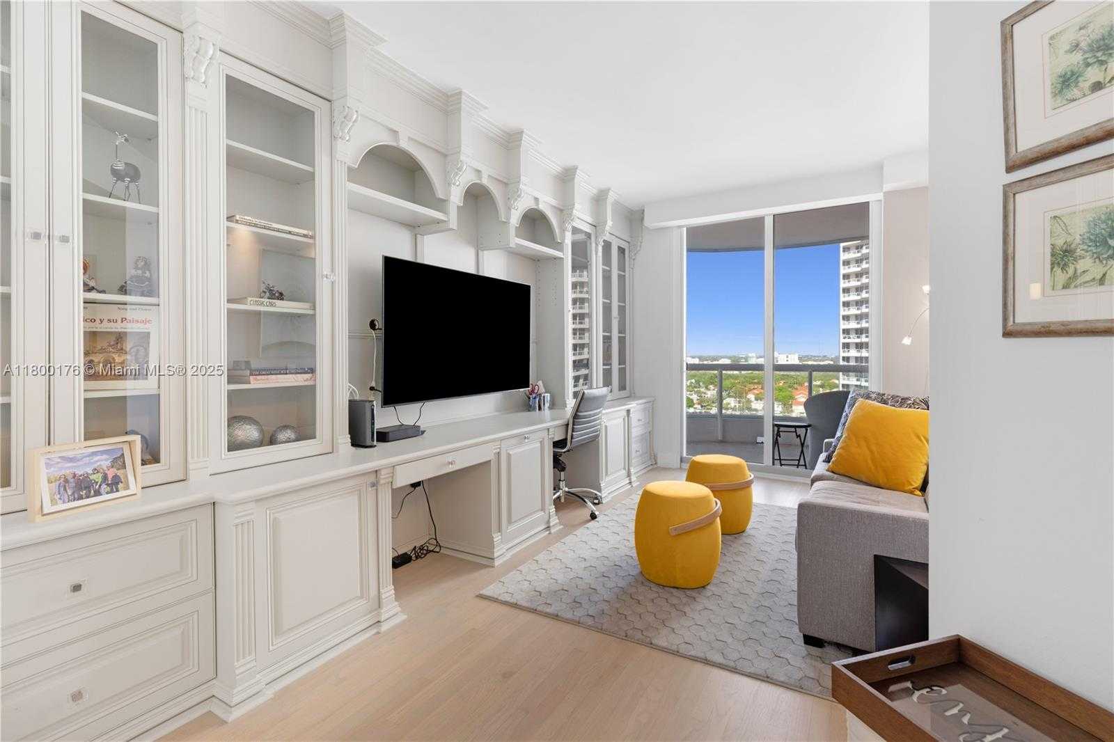 Small Image of 21050 POINT PL #1806, Aventura Number 14