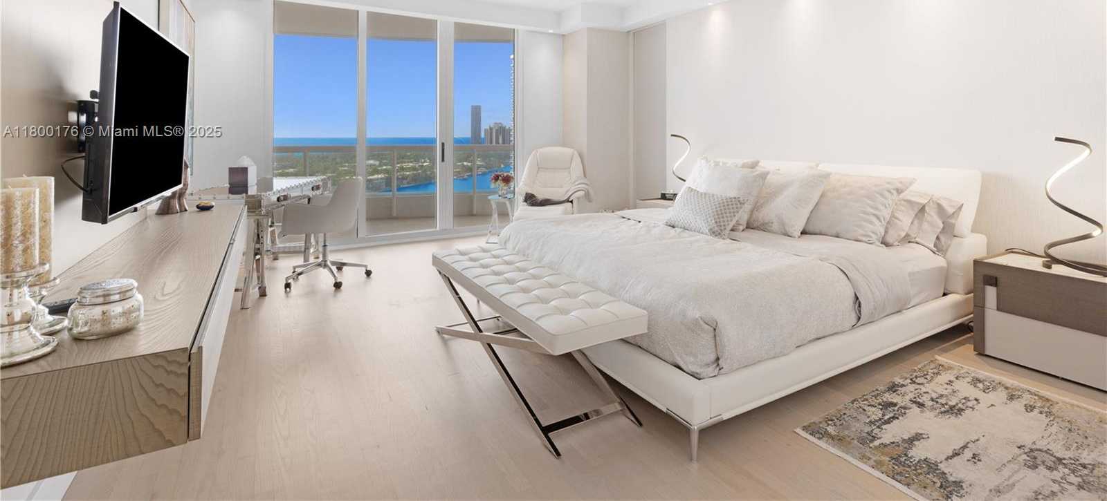 Small Image of 21050 POINT PL #1806, Aventura Number 25