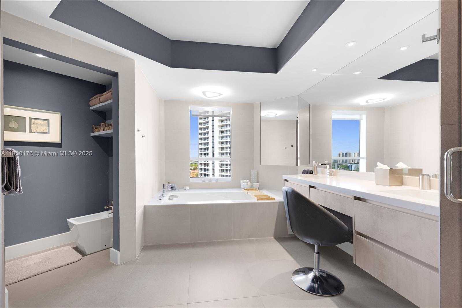 Small Image of 21050 POINT PL #1806, Aventura Number 30