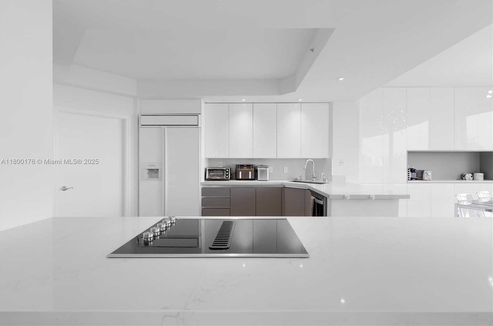 Small Image of 21050 POINT PL #1806, Aventura Number 33